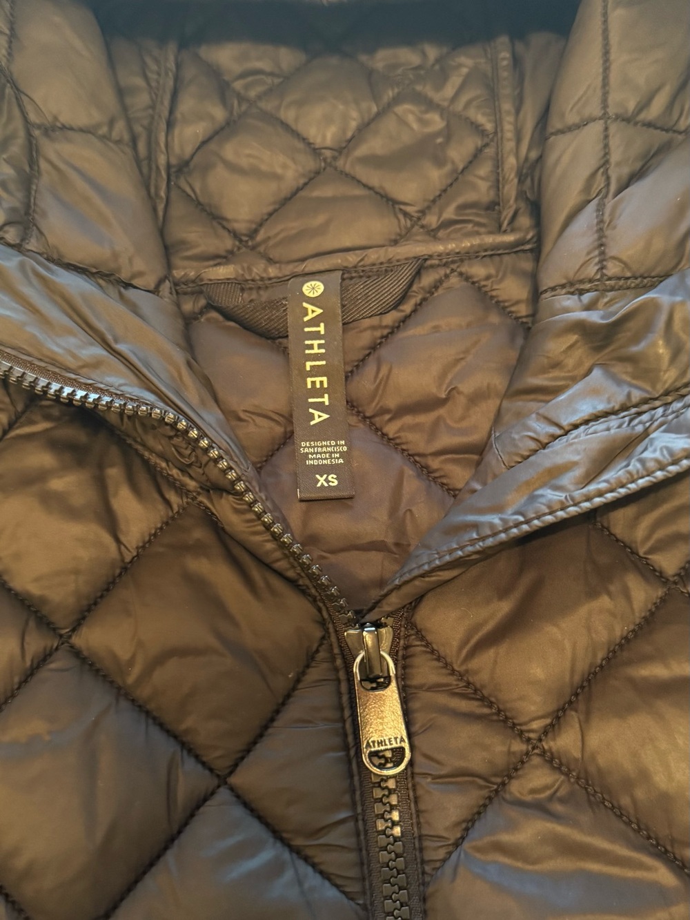Athleta | Black Quilted Zip-Front Puffer Jacket | Size = XS - Picture 9 of 10